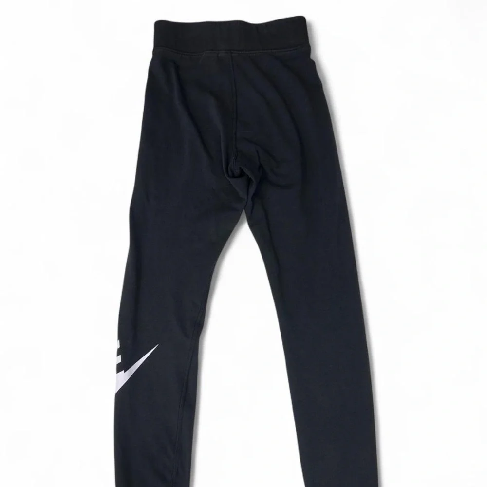 Nike Black Leggings Sleek Athletic Design